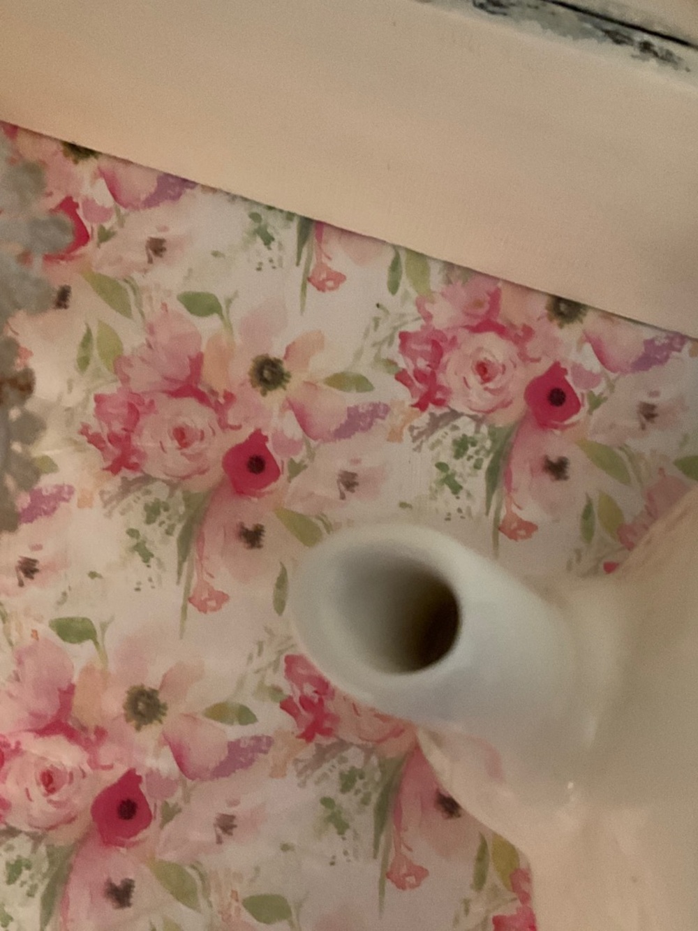 Classic White English Teapot - Picture 11 of 12